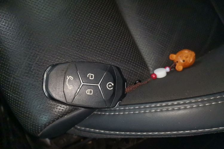 领克03 2022款 2.0TD DCT劲Pro中控内饰11