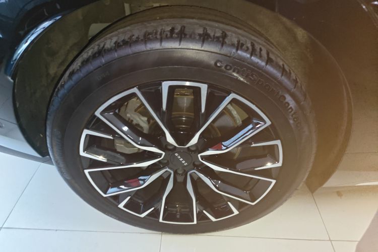 极氪7X 2025款 75kWh 后驱智驾版车身外观6008