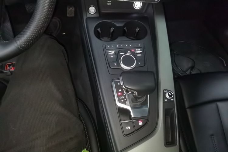 奥迪A4L 2019款 40 TFSI 进取型 国VI局部细节18