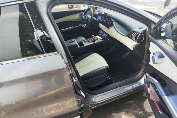 比亚迪 元PLUS 2023款 冠军版 510KM 领先型局部细节9005