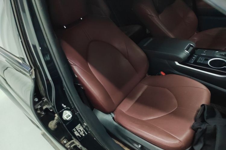 丰田 皇冠陆放 2021款 2.5L HEV四驱精英版局部细节41