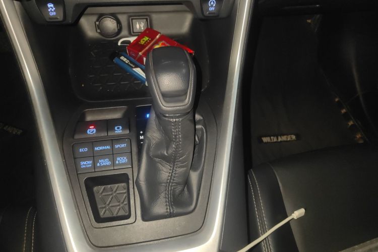 丰田 威兰达 2021款 2.0L CVT四驱豪华版中控内饰18