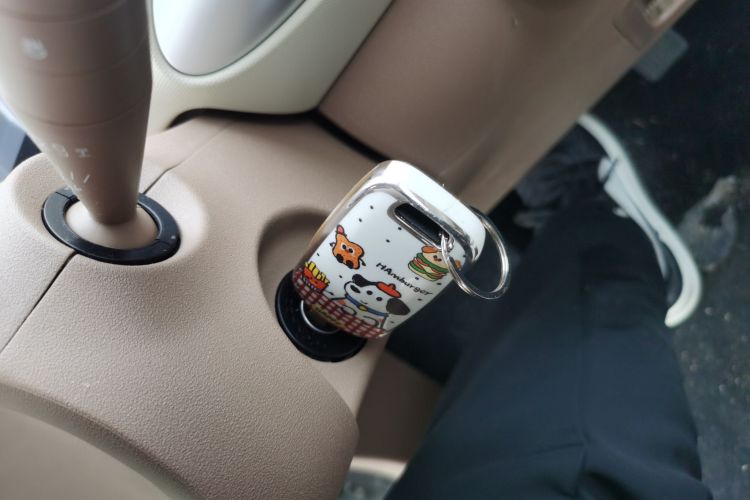 五菱汽车 宏光MINIEV 2025款 四门版 进阶款中控内饰11