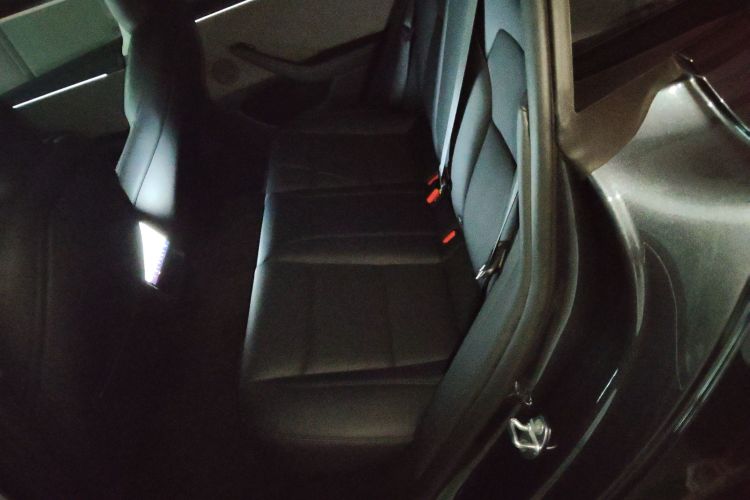 特斯拉 Model 3 2025款 后轮驱动版中控内饰21