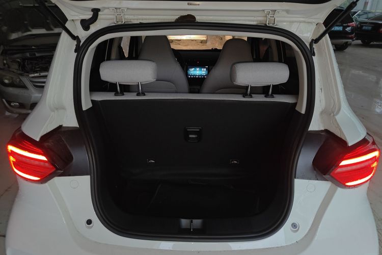 零跑汽车 零跑T03 2023款 200轻享版机舱底盘23