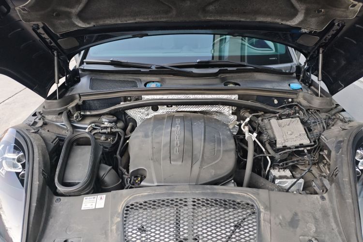 保时捷 2018款 Macan 2.0T机舱底盘24