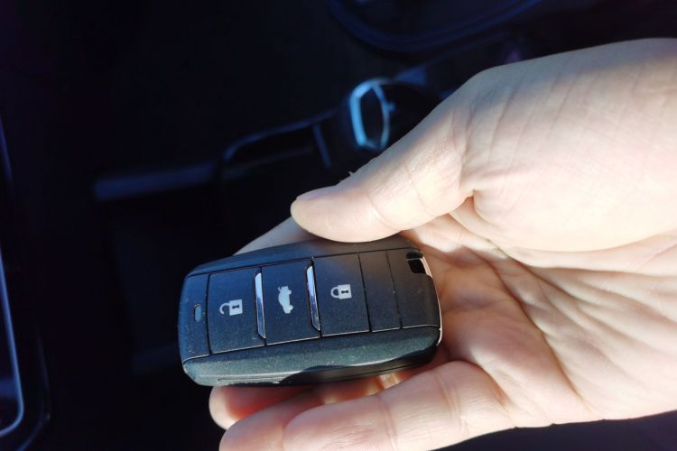 江铃集团新能源 易至EV3 2022款 小雷达悦跑型中控内饰11