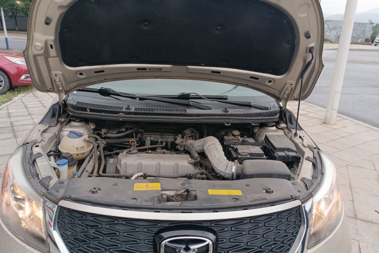凯翼E3 2018款 1.5L 手动尊贵型机舱底盘24