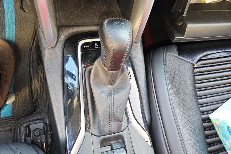 丰田 卡罗拉锐放 2022款 2.0L 先锋版中控内饰18