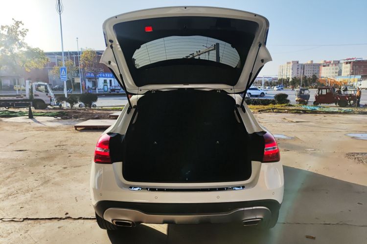 奔驰GLA 2019款 GLA 200 动感型机舱底盘23