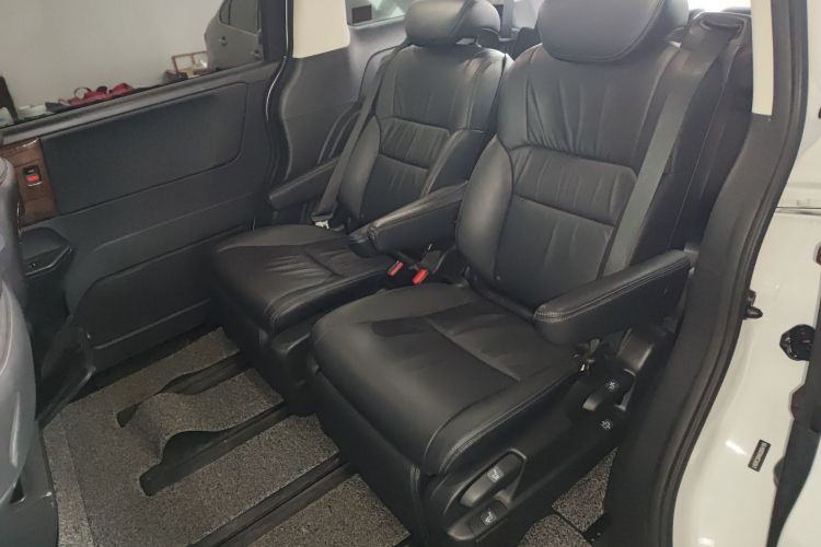 本田 奥德赛 2015款 改款 2.4L 智享版中控内饰21