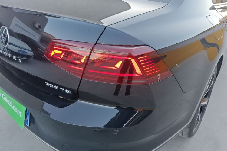 大众 迈腾 2023款 200万辆纪念版 330TSI DSG领先型车身外观9