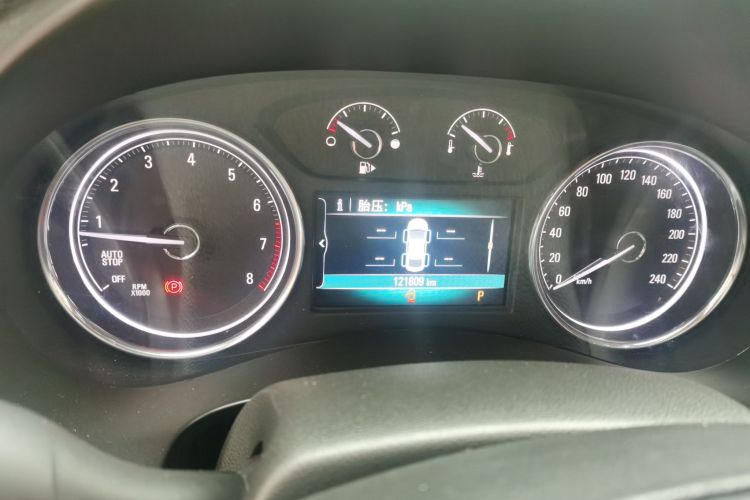 别克 君越 2016款 20T 精英型中控内饰14