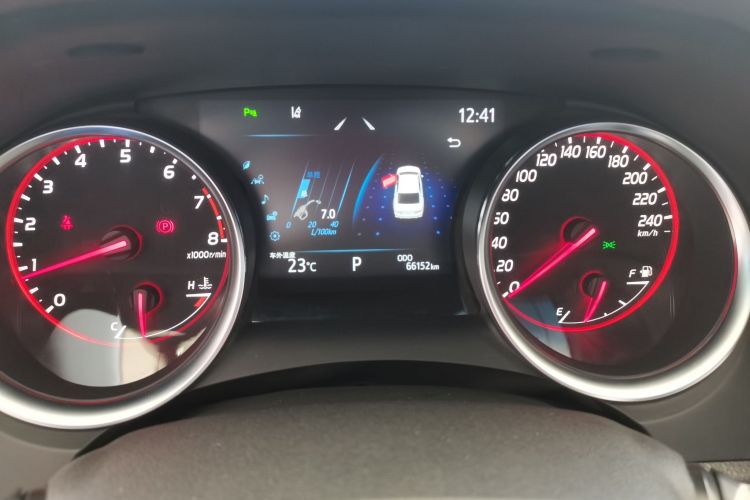 丰田 凯美瑞 2021款 2.0S 锋尚版局部细节14