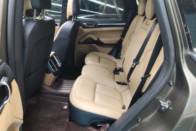 保时捷 2015款 Cayenne 3.0T中控内饰7004