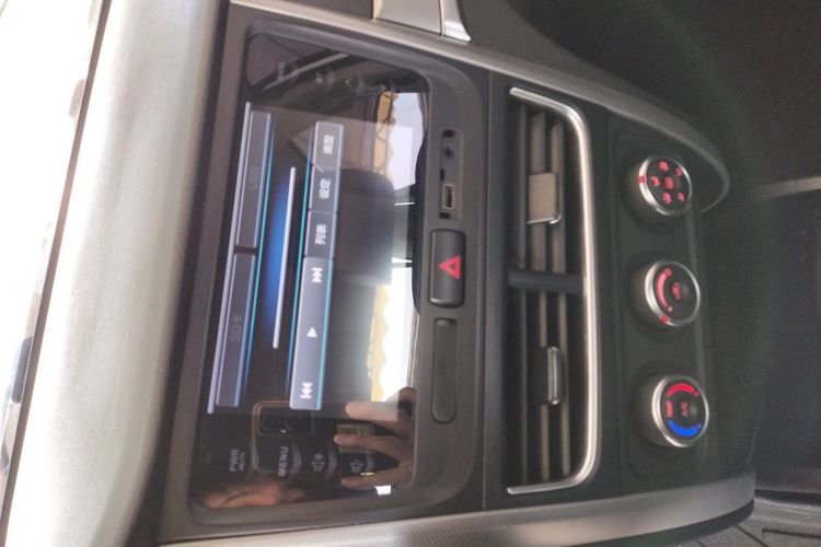 奔腾B30 2017款 1.6L 自动舒适型局部细节16