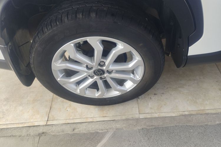 丰田 锋兰达 2023款 2.0L CVT精英版车身外观6008