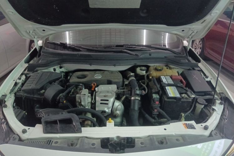 别克 英朗 2019款 15T 双离合互联精英型 国VI机舱底盘24