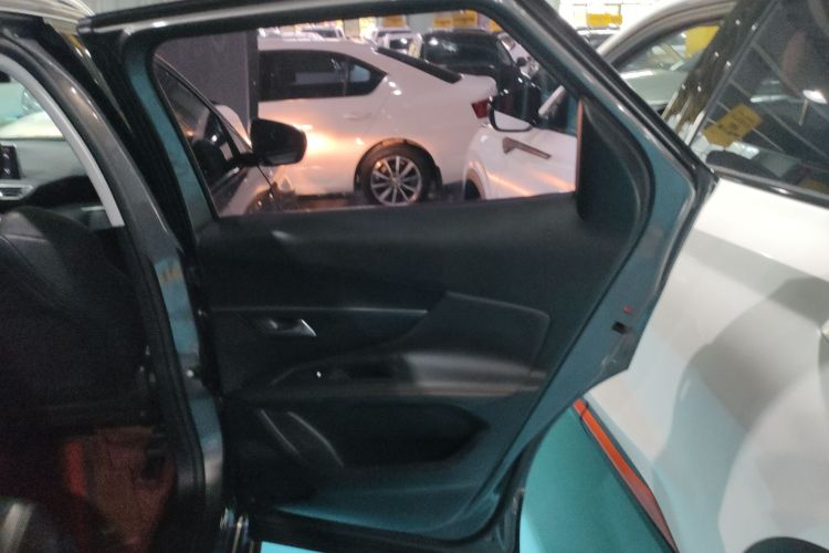 标致4008 2017款 380THP 精英版中控内饰45