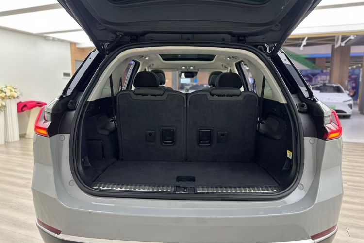 蔚来ES8 2020款 415KM 六座版机舱底盘23