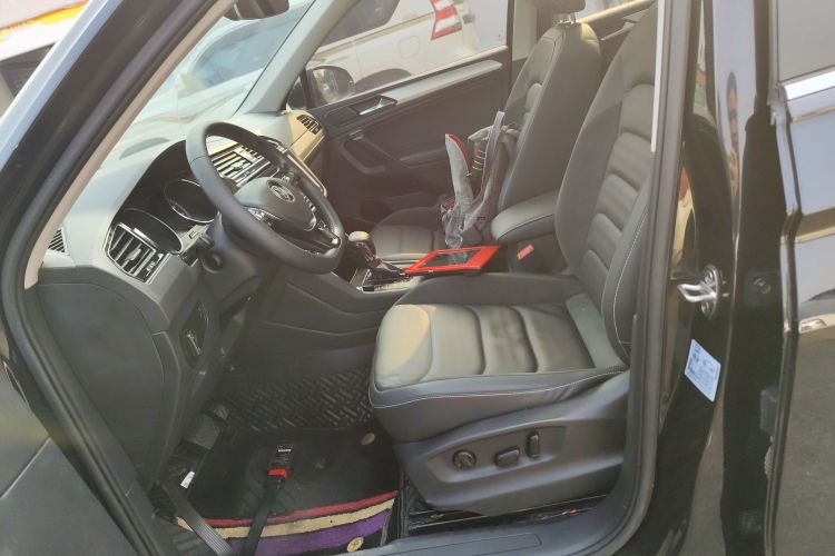 大众 途观L 2018款 改款 330TSI 自动两驱豪华版局部细节19