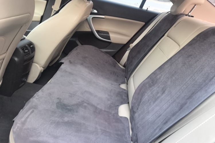 别克 君威 2015款 2.0L 领先时尚型中控内饰7004