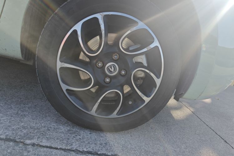 长安欧尚 奔奔E-Star 2021款 国民版 多彩款 磷酸铁锂（31.86kWh）车身外观6007