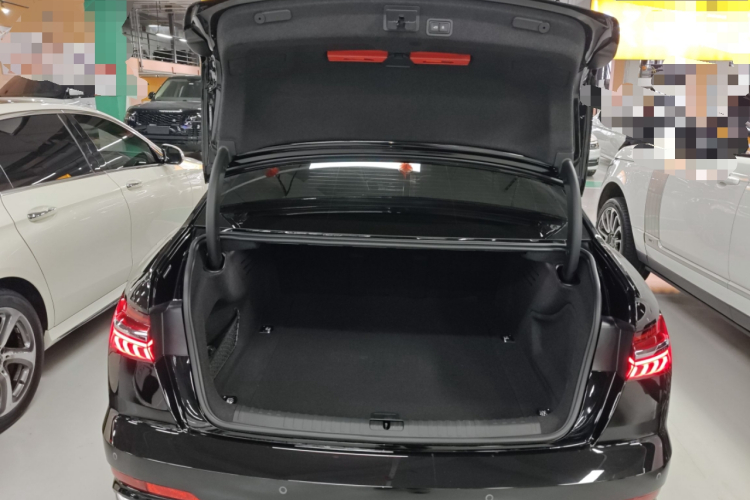 奥迪A6L 2025款 45 TFSI quattro 臻选动感型机舱底盘23