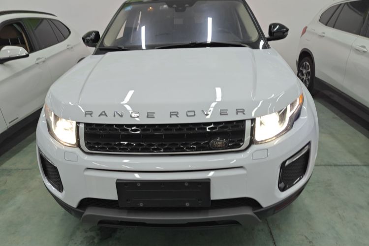 路虎 揽胜极光 2016款 2.0T SE PLUS 智享版车身外观2