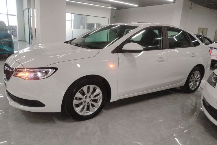 别克 英朗 2021款 改款 典范 1.5L 自动精英型车身外观4