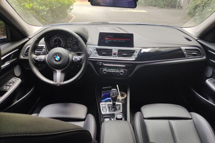 宝马1系 2020款 120i M运动套装中控内饰12