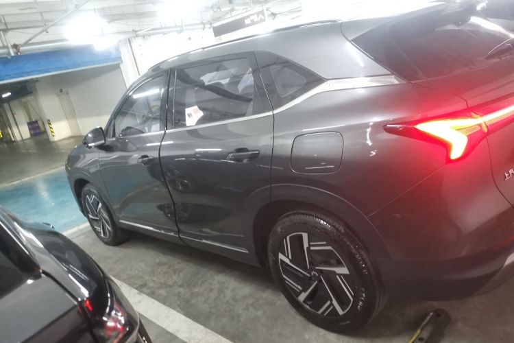 五菱汽车 五菱星光S 2024款 130km 旗舰型车身外观4