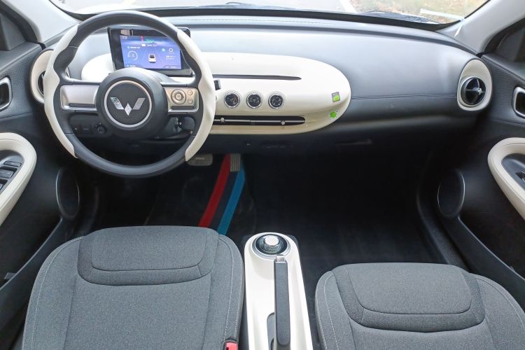 五菱汽车 五菱缤果 2024款 203km 轻享款中控内饰12