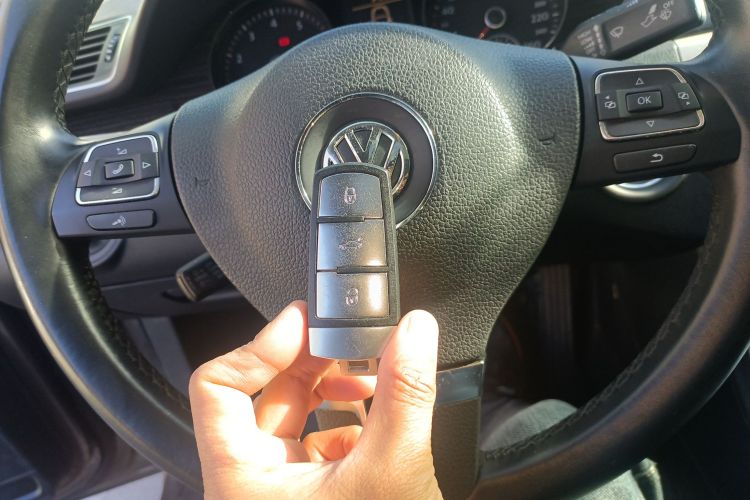 大众 迈腾 2013款 2.0TSI 尊贵型中控内饰7001