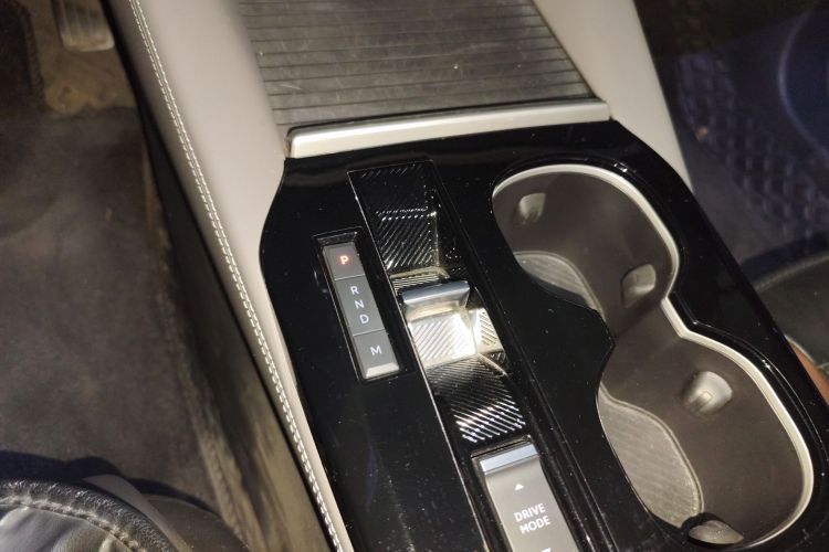 雪铁龙 凡尔赛C5 X 2022款 1.6T 享不凡 虎年开门红版中控内饰18