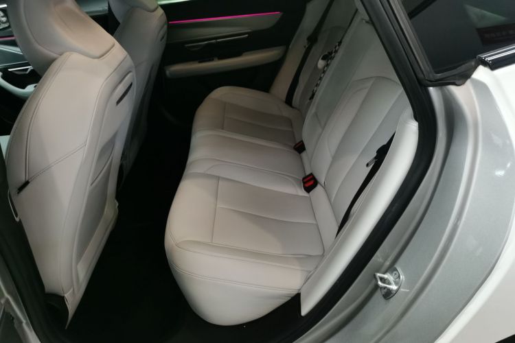 小鹏P7 2023款 P7i 702 Pro中控内饰21