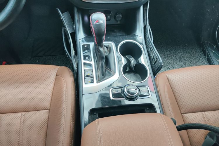 长安CS95 2017款 2.0T 四驱智驭版中控内饰18