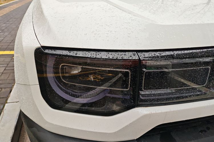 北京越野 北京BJ30 2024款 1.5T 魔核电驱进阶版车身外观8