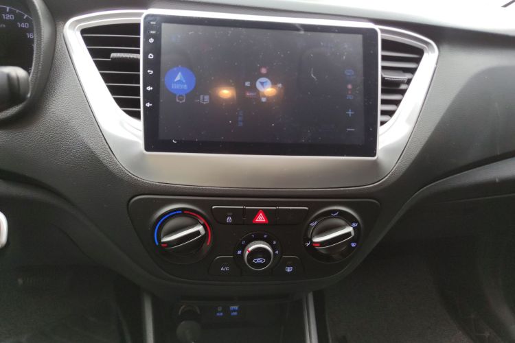 现代 悦纳 2016款 1.4L 自动炫酷版GLS局部细节16