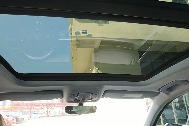 奥迪A4L 2018款 30周年年型 40 TFSI 时尚型局部细节22