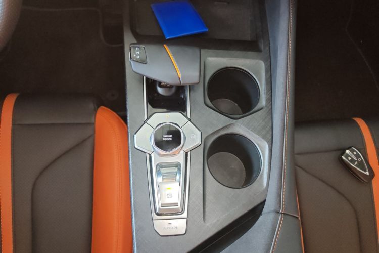 长安UNI-V 2024款 1.5T 尊贵运动型中控内饰18