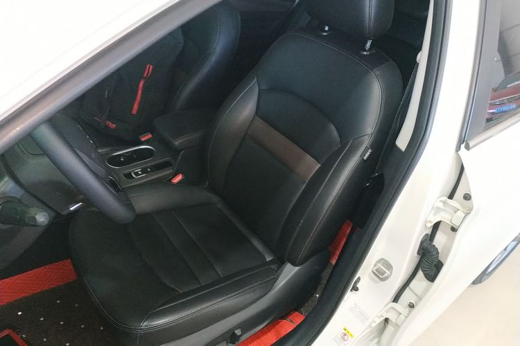 广汽传祺 传祺GA4 2018款 200T 自动尊享版中控内饰19