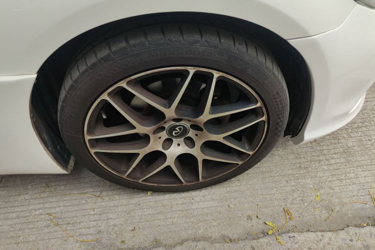 英菲尼迪Q70 2013款 Q70L 2.5L 舒适版车身外观10