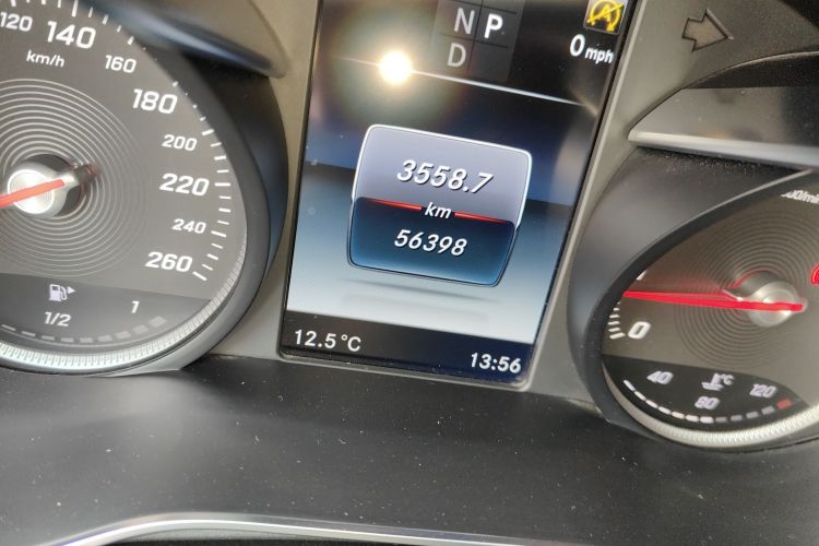 奔驰C级 2017款 改款 C 200 L 运动版中控内饰15