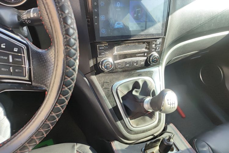 哈弗H6 2015款 升级版 1.5T 手动两驱精英型中控内饰18