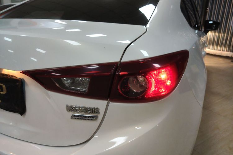 马自达3 昂克赛拉 2016款 三厢 1.5L 自动舒适型车身外观9