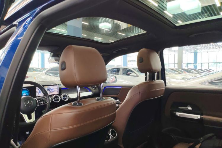 奔驰GLB 2021款 GLB 200 动感型局部细节22