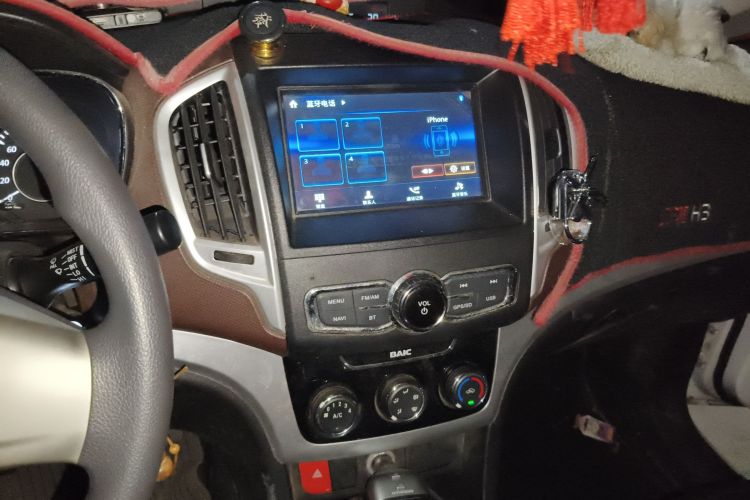 北汽幻速H3 2017款 1.5L 手动舒适天窗版中控内饰16