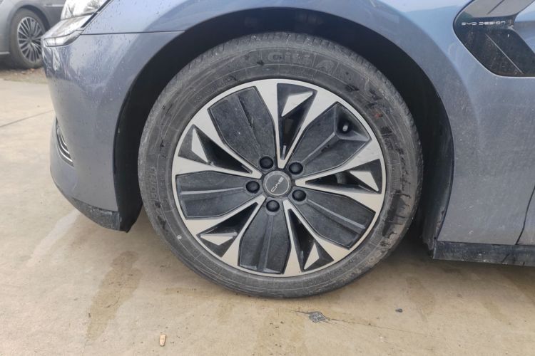 比亚迪 海豹 2023款 冠军版 700km 尊贵型车身外观6007