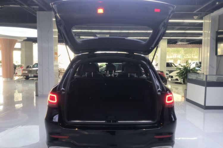奔驰GLC 2020款 GLC 260 L 4MATIC 豪华型机舱底盘23